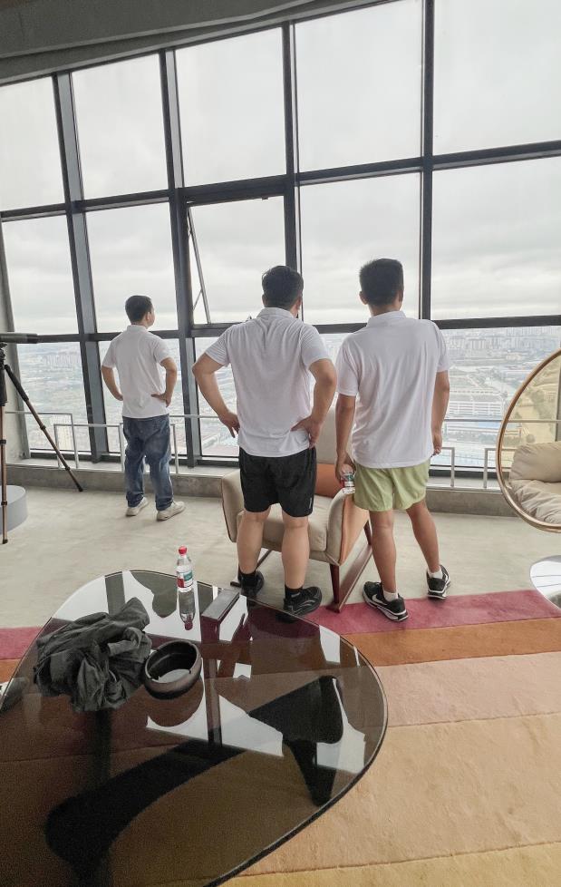 塔下再聚首 攀登勢正雄——巨龍電梯試驗塔第六屆登高跑開賽 塔下再聚首 攀登勢正雄——巨龍電梯試驗塔第六屆登高跑開賽