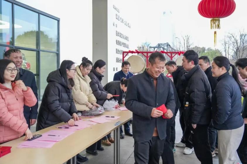 龍馬精神迎開工 巨人集團啟新程 龍馬精神迎開工 巨人集團啟新程