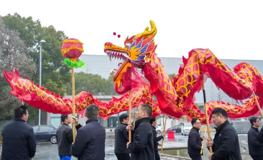 龍馬精神迎開工 巨人集團啟新程 龍馬精神迎開工 巨人集團啟新程