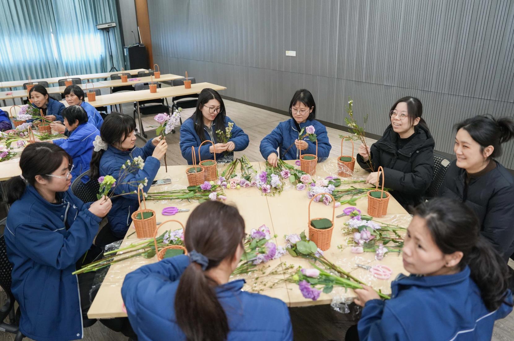 花香潤心田 巾幗綻芳華——巨人集團(tuán)婦女節(jié)活動