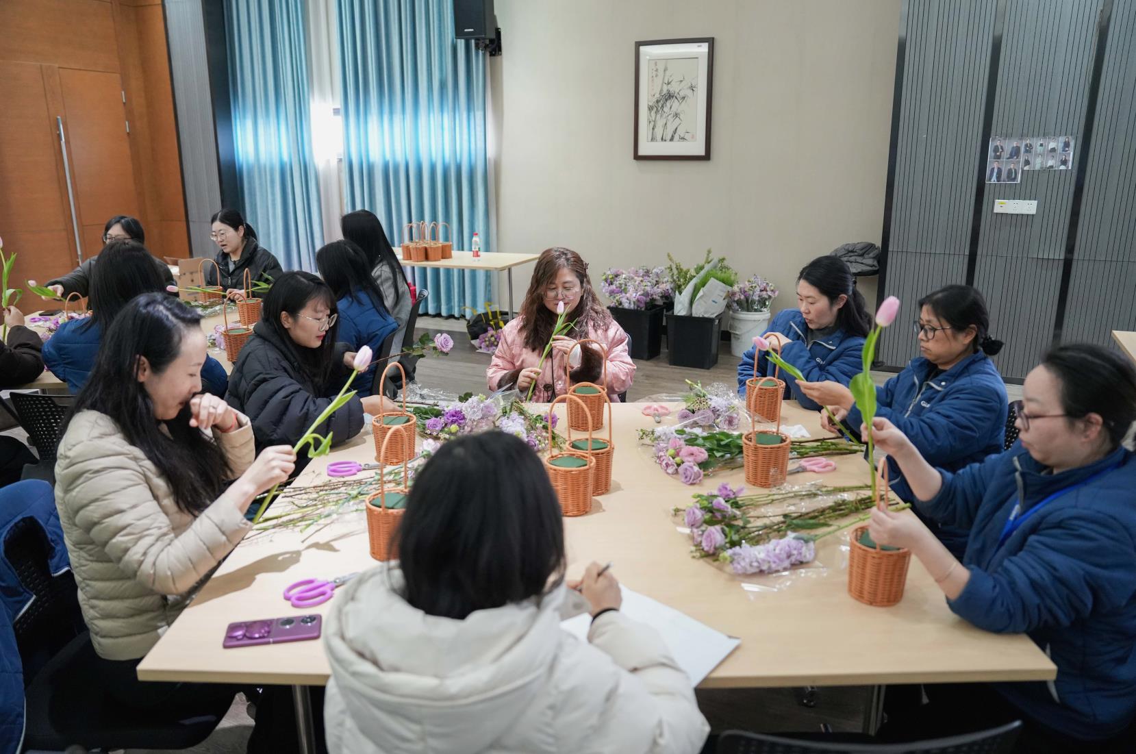 花香潤心田 巾幗綻芳華——巨人集團(tuán)婦女節(jié)活動