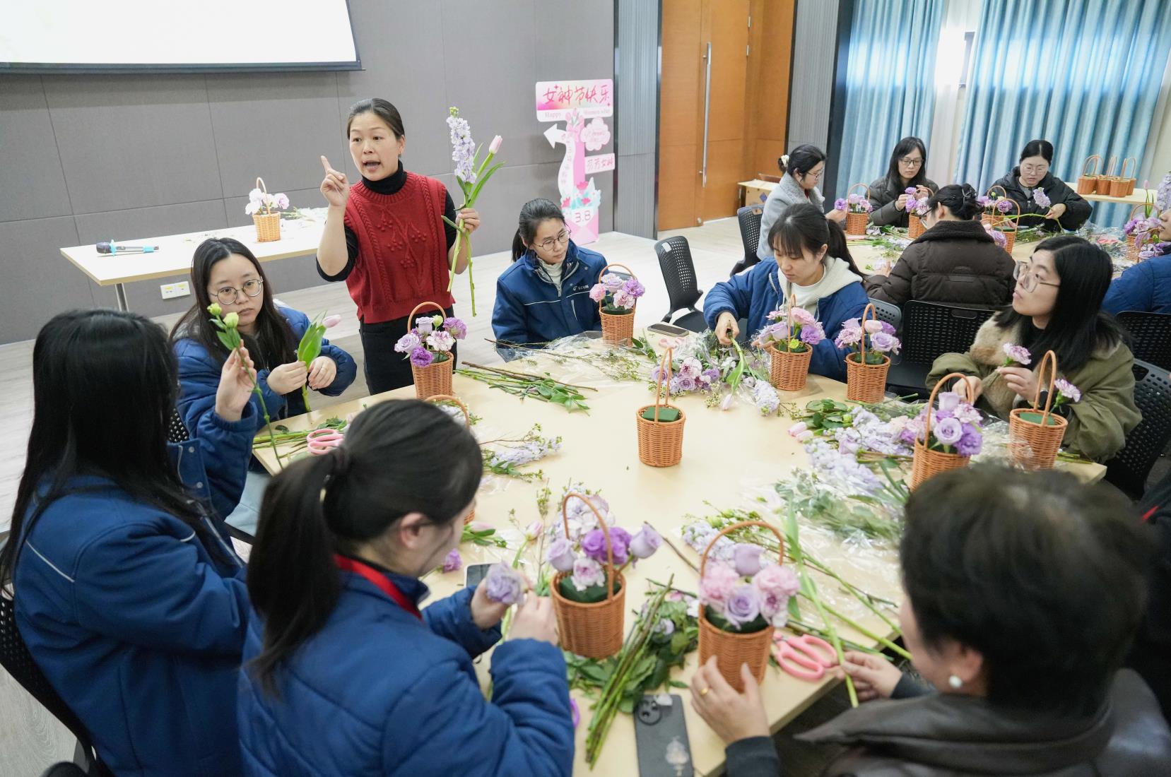 花香潤心田 巾幗綻芳華——巨人集團(tuán)婦女節(jié)活動