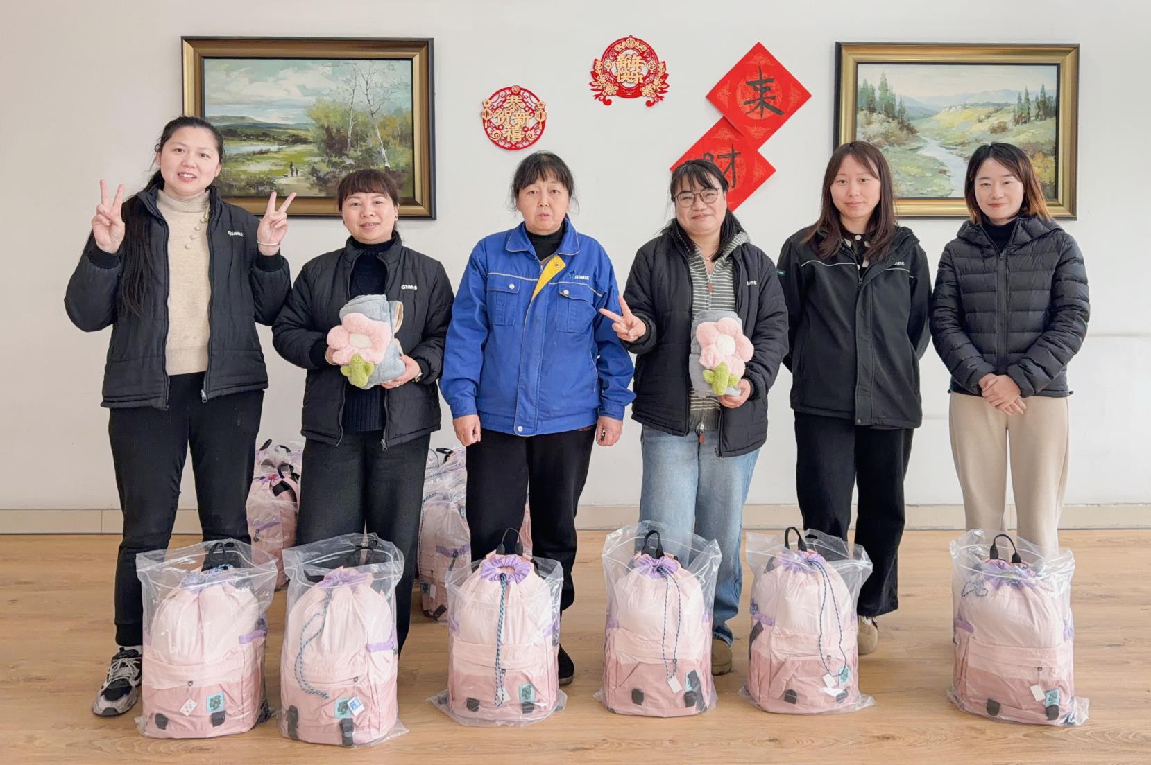 花香潤心田 巾幗綻芳華——巨人集團(tuán)婦女節(jié)活動